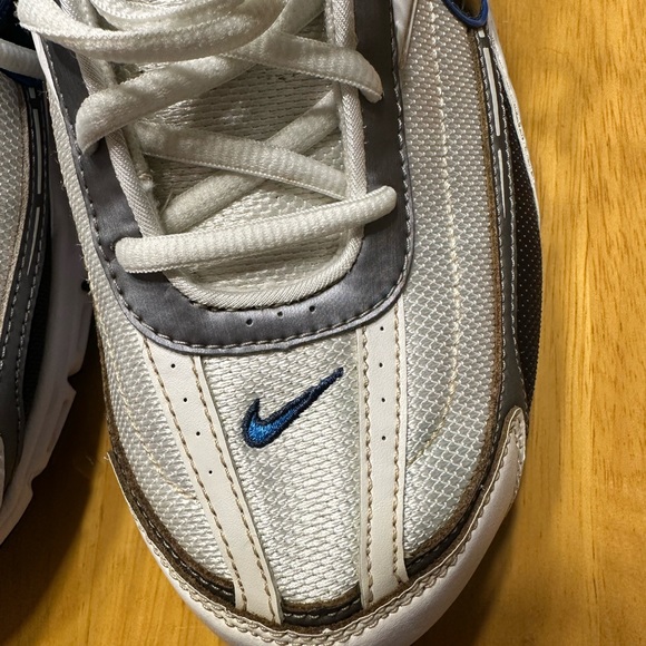 Blue and white - Picture 2 of 6